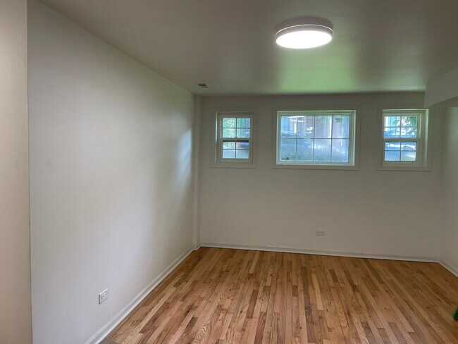 Foto del edificio - 1534 N Claremont Ave
