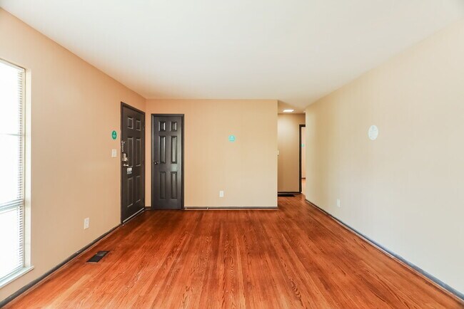 Building Photo - 901 Eldorado Dr