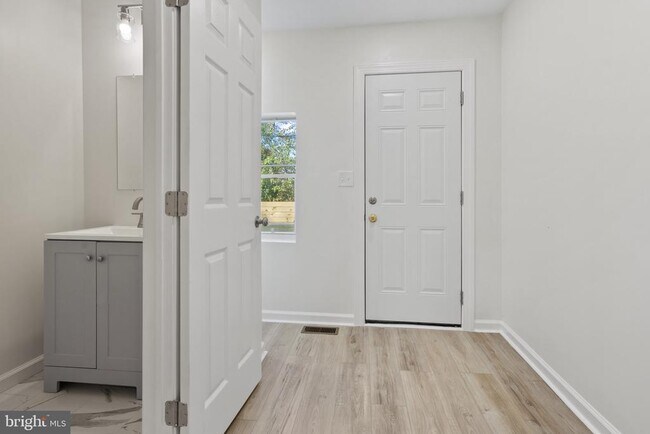 Foto del edificio - 112 N Hilton St