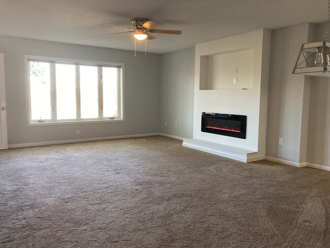 Building Photo - Condo Overlooking Lake Hartwell