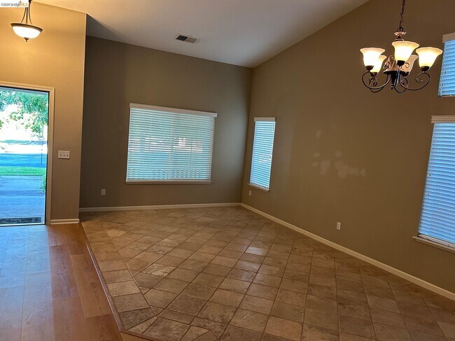 Foto del edificio - 501 Red Rome Ln