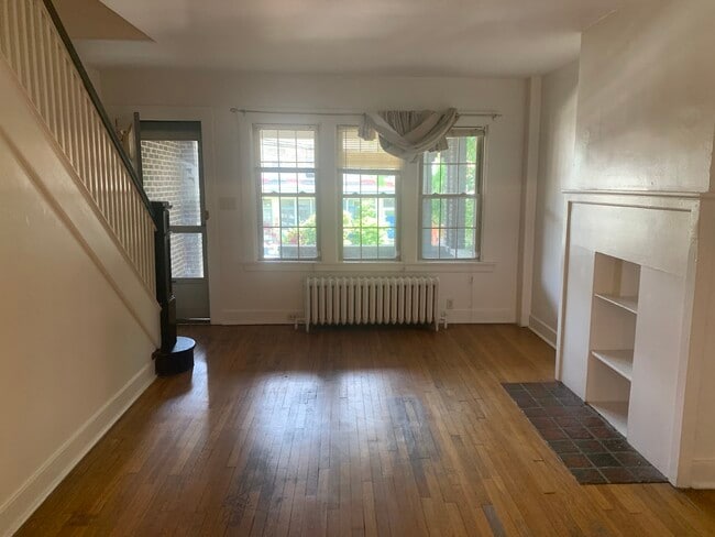 Building Photo - 5921 Douglas St