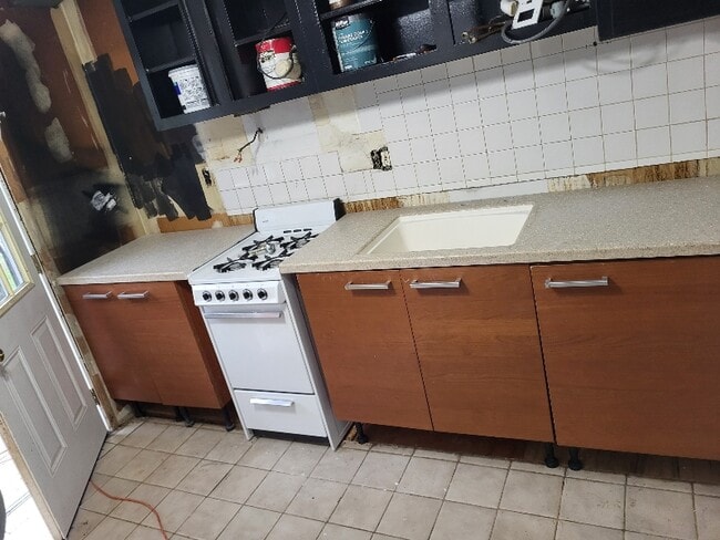 Building Photo - 4 Dartmouth Ave