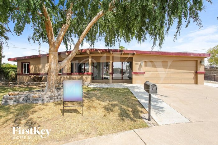 Primary Photo - 2028 W Schell Dr