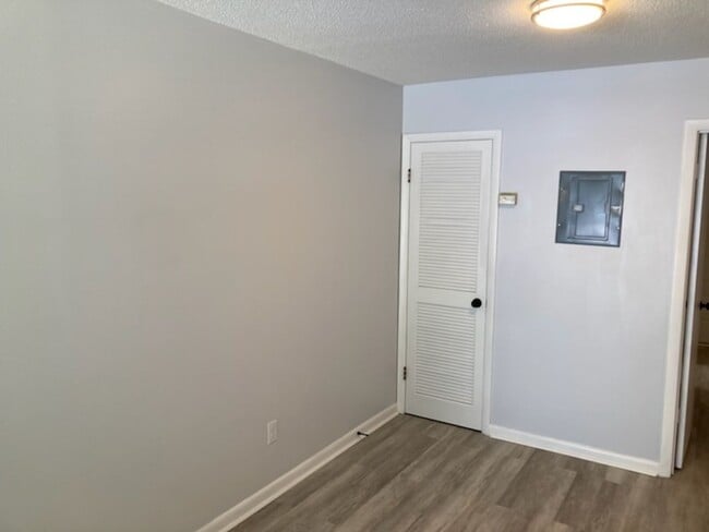 Building Photo - Renovated 1 Bedroom 1 Bathroom in Chipley Fl