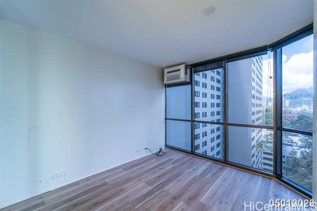 Building Photo - 60 N Beretania St