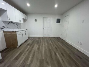 Building Photo - 1236 NW 4th Ave