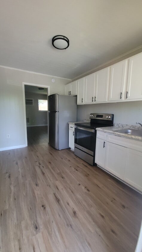 Primary Photo - "Charming Studio Retreat with Full Bath in...