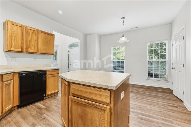 Foto del edificio - 7026 Church Wood Ln