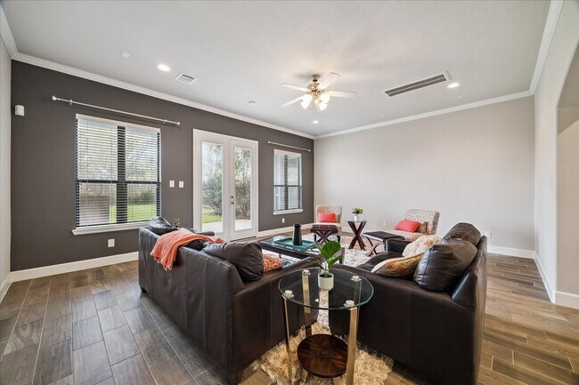 Foto del edificio - 1725 W 23rd St