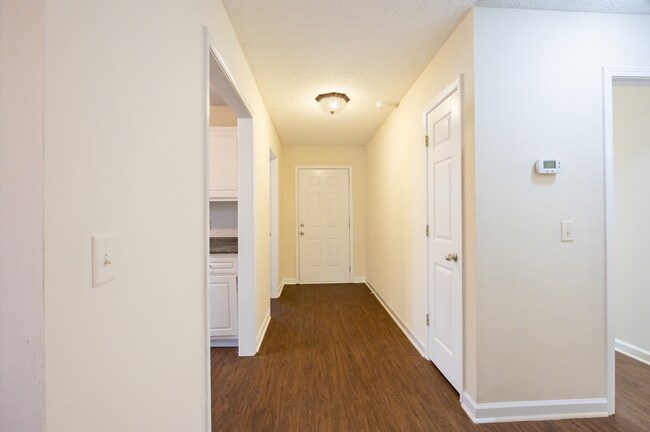 Foto del edificio - 101 Lindsay Ct