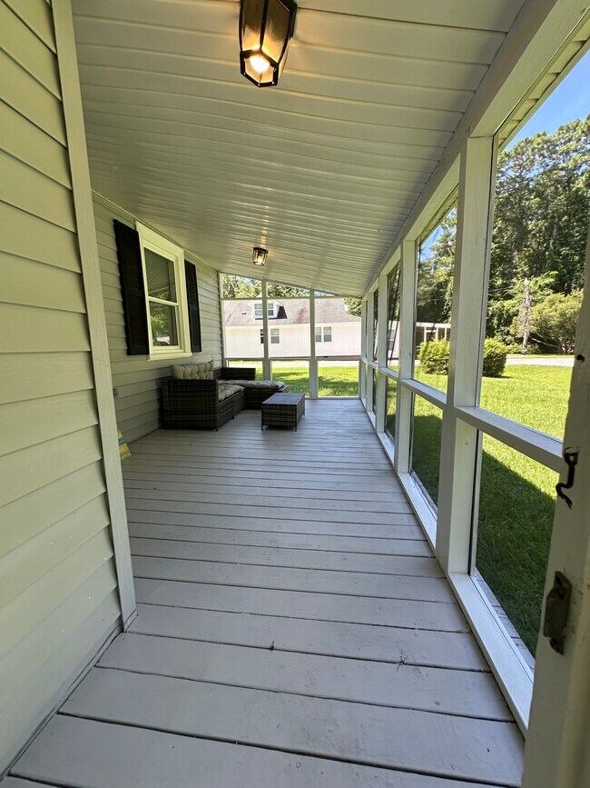 Foto del edificio - 5326 Masonboro Loop Rd