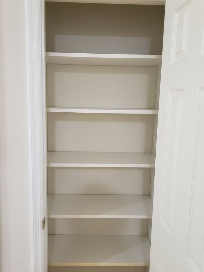 Building Photo - SHORT TERM RENTAL