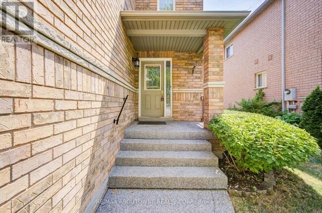 Building Photo - 1366 Brookstar Dr