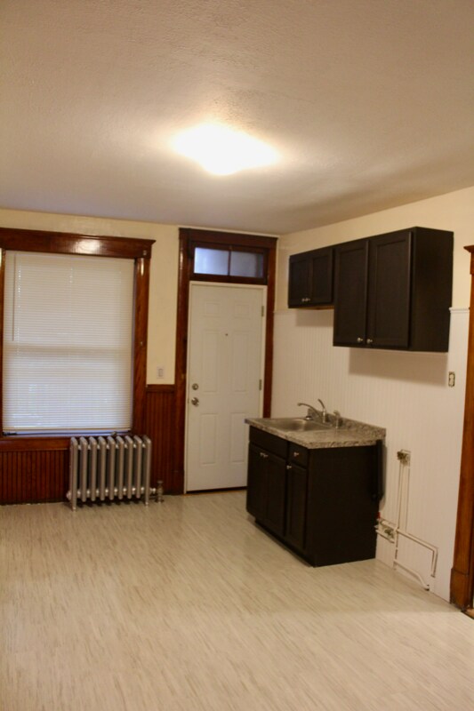 Primary Photo - 31 Beacon Ave