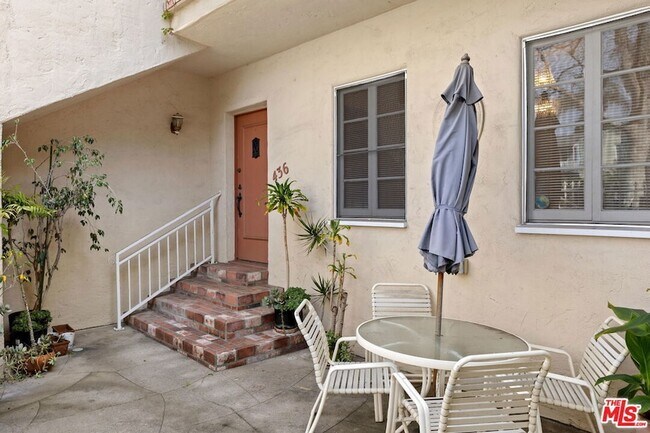 Building Photo - 436 Rexford Dr