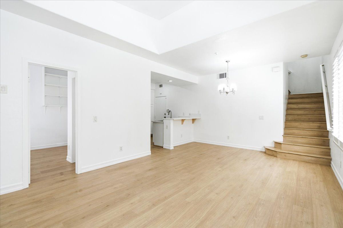 Foto del edificio - 1473 E Holcomb Pl