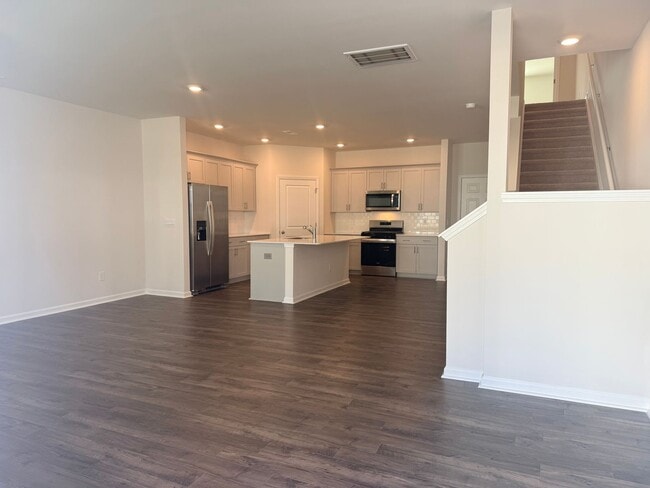 Building Photo - AMAZING NEW CONSTRUCTION Townhome, With Wonderful Amenities!