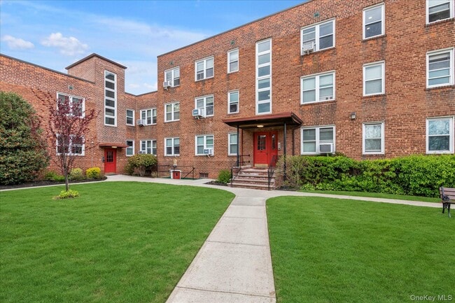 Building Photo - 275 Maple Ave