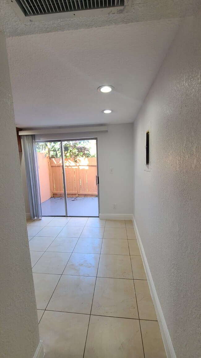 Foto del edificio - 4157 NW 19th St