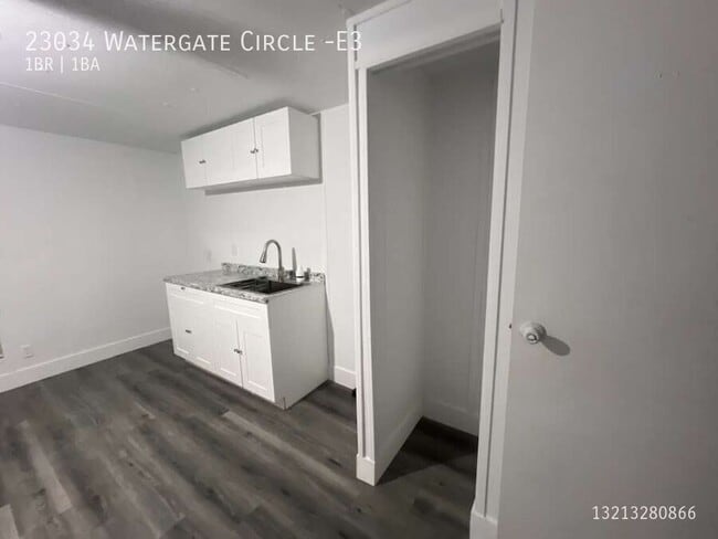 Foto del edificio - 23034 Watergate Cir