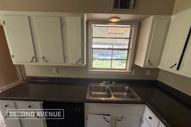 Foto del edificio - 4336 Bayberry Dr