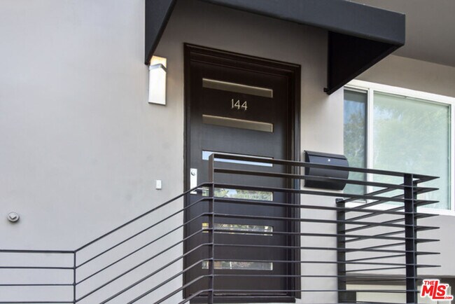 Building Photo - 144 Bronwood Ave