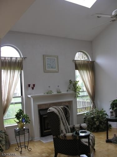 Foto del edificio - 136 Buttercup Ct
