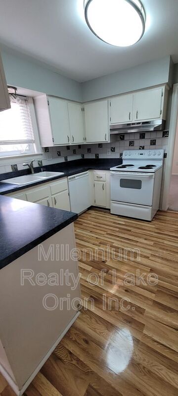 Foto del edificio - 29359 Hemlock Dr