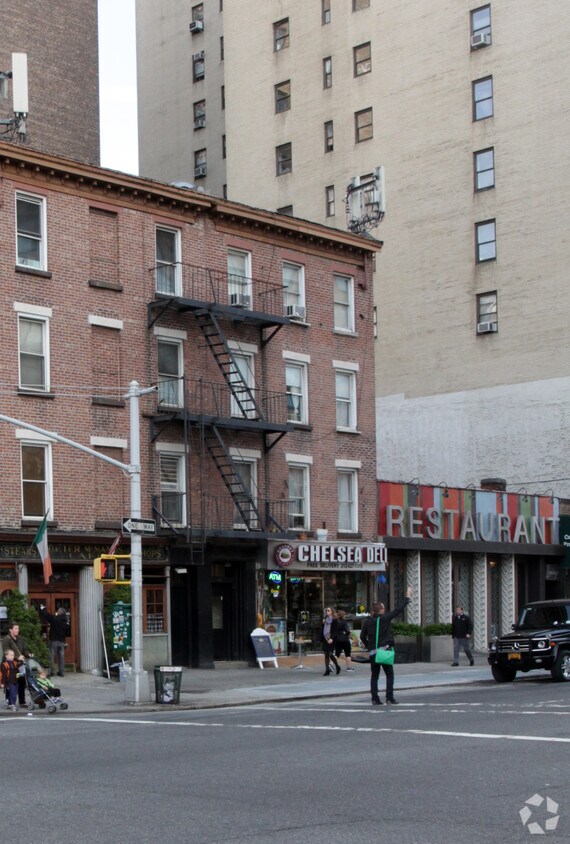 Building Photo - 154 Seventh Ave