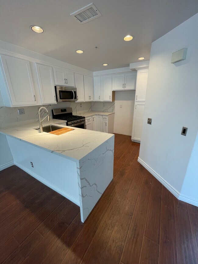 Building Photo - 27 Merano