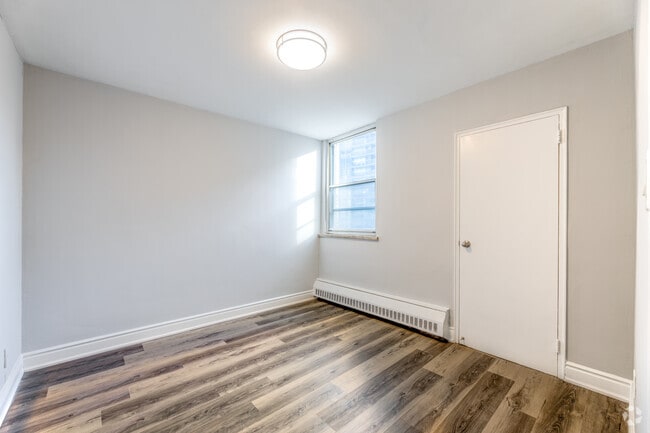2BR, 1BA - 769 SF - Bedroom - 200 Roehampton