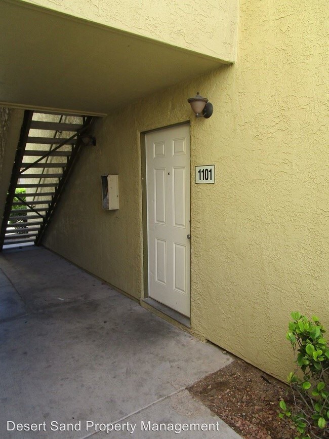 Building Photo - 7300 W Pirates Cove Rd