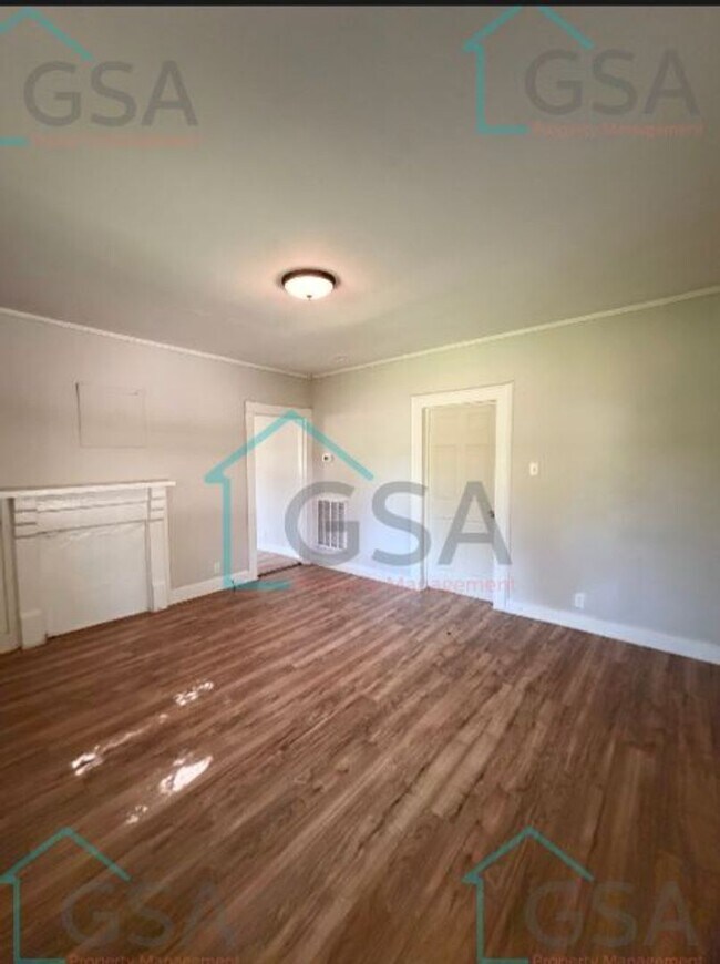 Foto del edificio - 2 bedroom 1 bathroom House AVAILABLE NOW