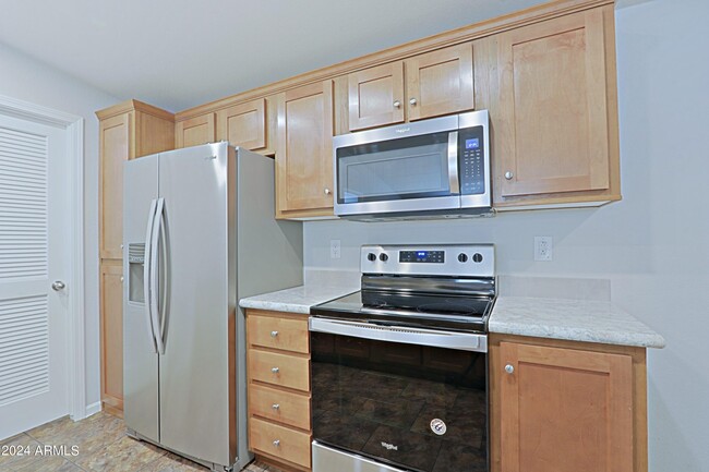 Building Photo - 8601 N 103rd Ave