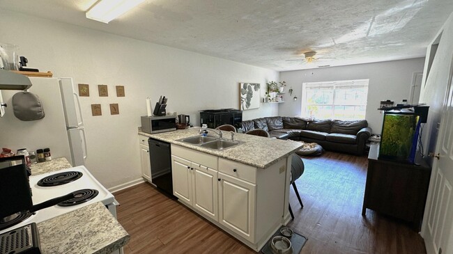 Building Photo - 2776 Tess Cir