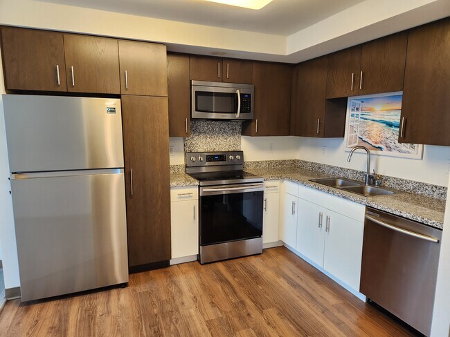 Building Photo - 988 Halekauwila St