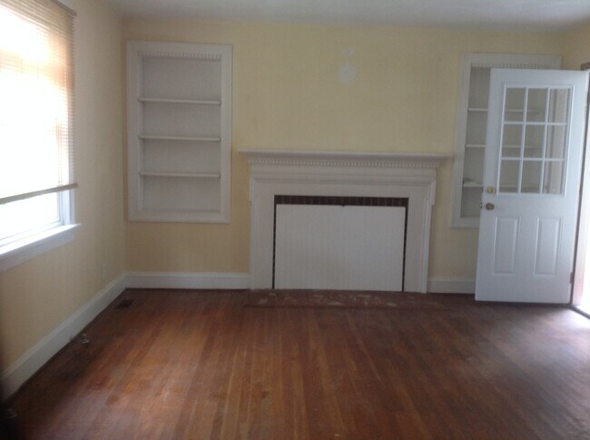 LR with porch on right - 1428 Monterey Ave