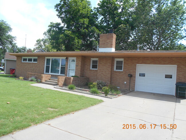 Building Photo - 2 Bedroom, 1 1/2 Bathroom House