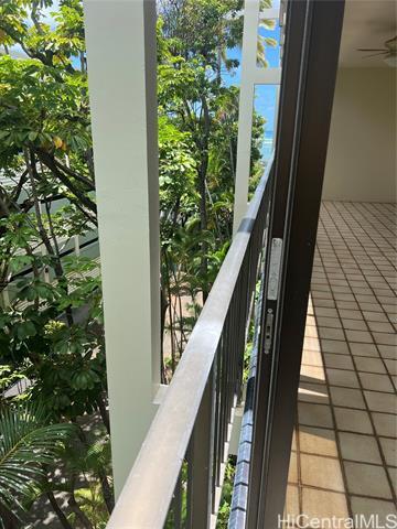 Building Photo - 4999 Kahala Ave