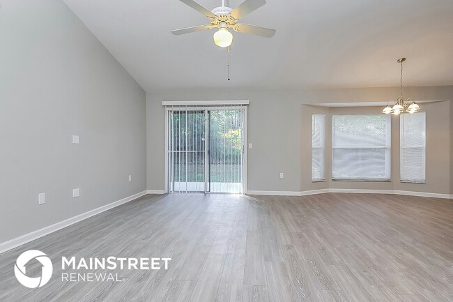 Building Photo - 1009 Hidden Dr