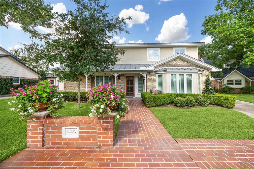 Foto principal - 2427 Blue Water Ln