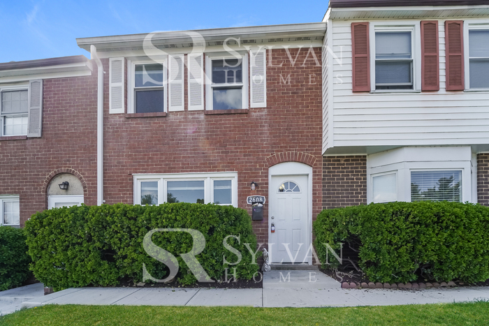 Primary Photo - Enjoy living the good life in this 3 bedro...