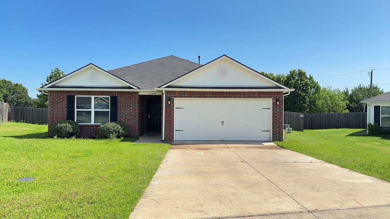 Primary Photo - Welcome to this beautiful 3-bedroom, 2-bat...