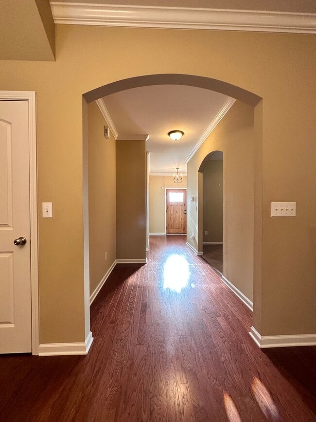 Building Photo - Exclusively Offered by Muse Realty Rentals...