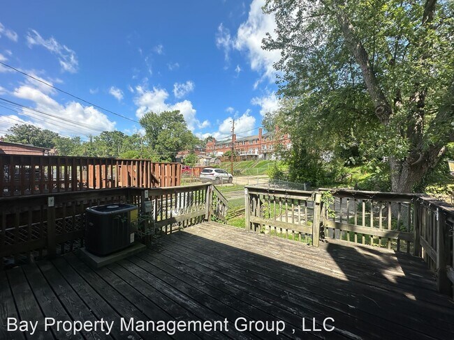 Foto del edificio - 3 br, 1.5 bath House - 1682 Forest Park Ave