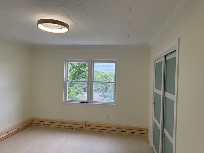 Foto del edificio - 1398 Sleepy Hollow Rd