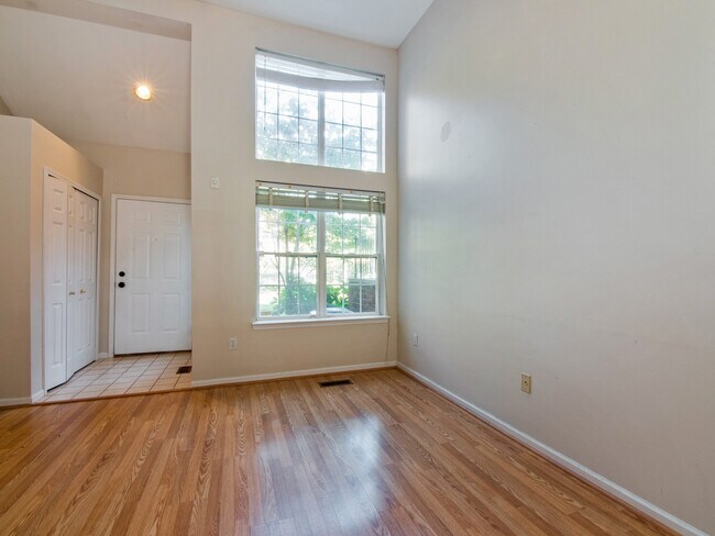 Building Photo - 1574 Maryland Club Dr