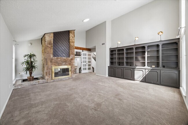 Foto del edificio - 15754 Walkwood Dr