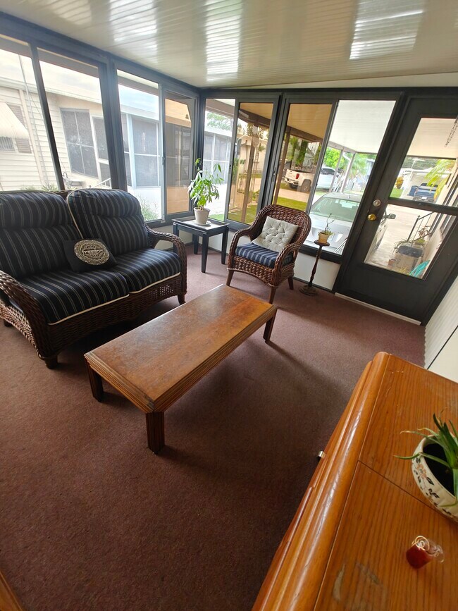 Building Photo - 1002 51st Avenue Plaza W